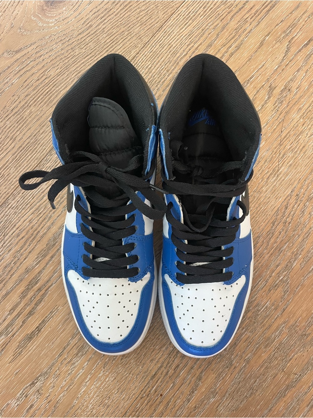 Nike Air Jordan 1 Mid - White/Blue/Black - Picture 2 of 6